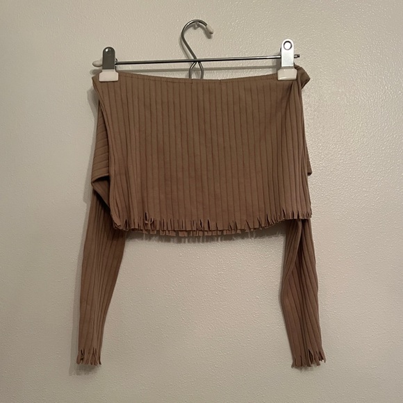 NWT Pretty Little Thing Ribbed Crop Top - Picture 6 of 8